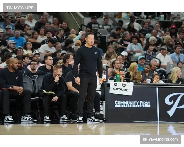 马刺豪取11连胜创队史纪录 二月全胜战绩紧追雷霆西部第二 马刺豪取11连胜创队史纪录 二月全胜战绩紧追雷霆西部第二